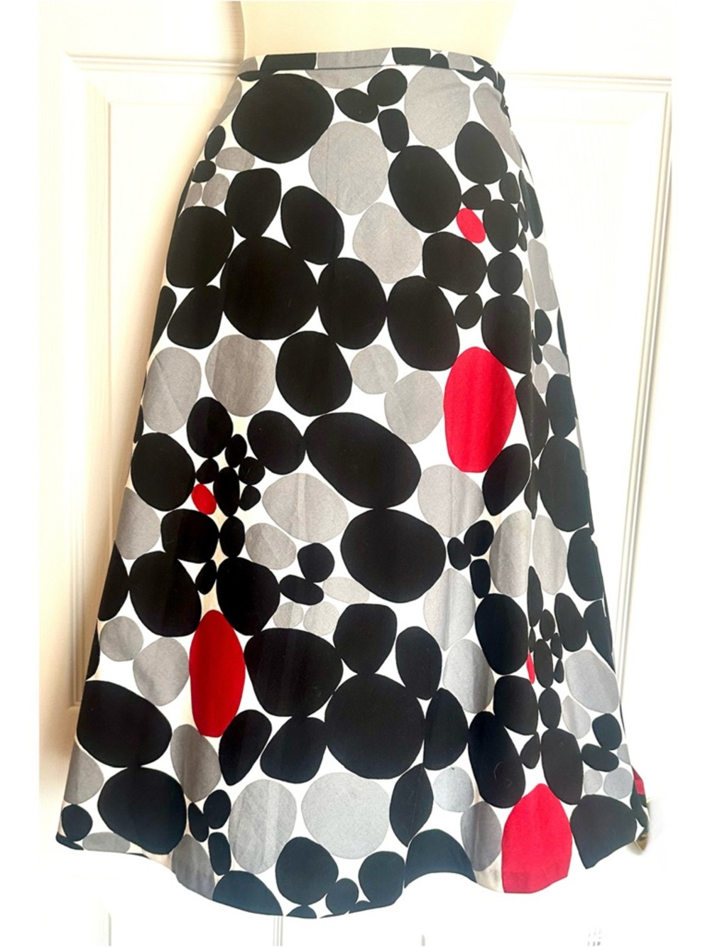 New York & Company Polka Dot A-Line Skirt Black Gray Red Size 4